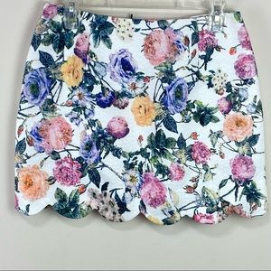 Very J Floral Scalloped Edge Mini Skirt. Size: Medium